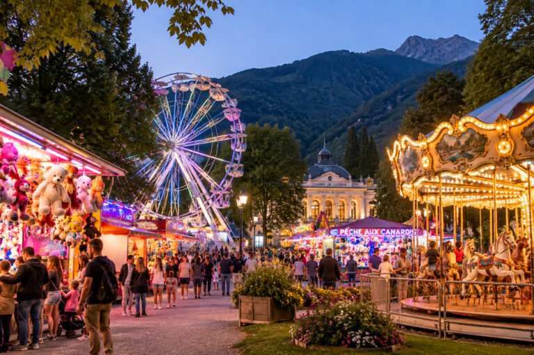La fête foraine s’installe au parc du Casino de Luchon